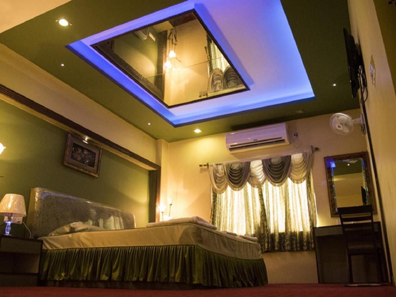 Baharampur Hotel Sunshine מראה חיצוני תמונה